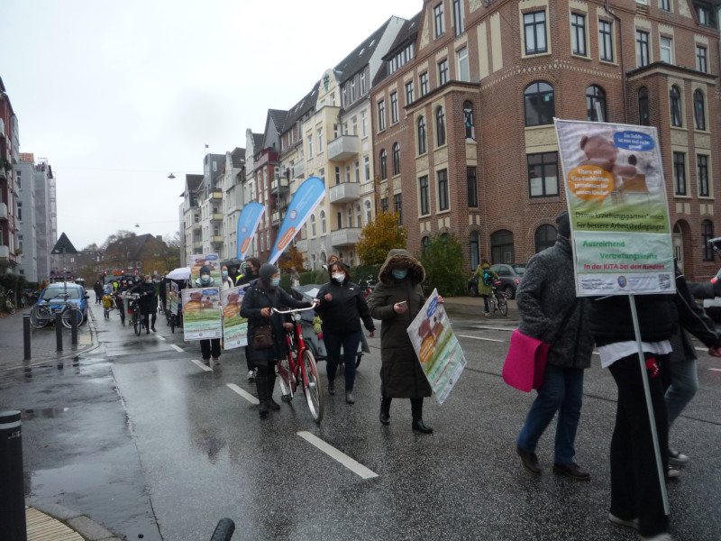 Kita-Eltern demonstrieren in Kiel