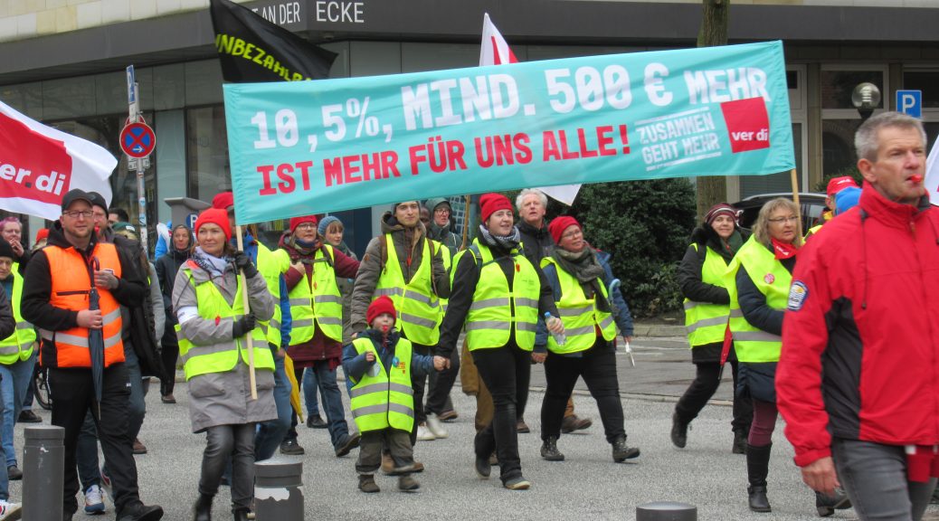 Protest vor Rathaus in Kiel