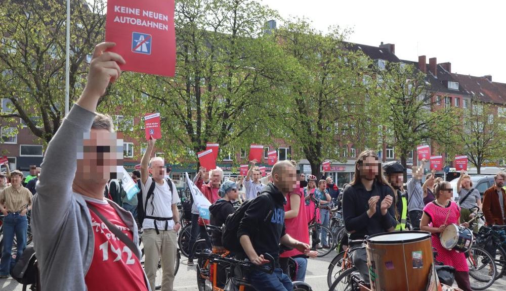 Fahrraddemo in Kiel für eine anderre Mobilität und gegen Straßenbau