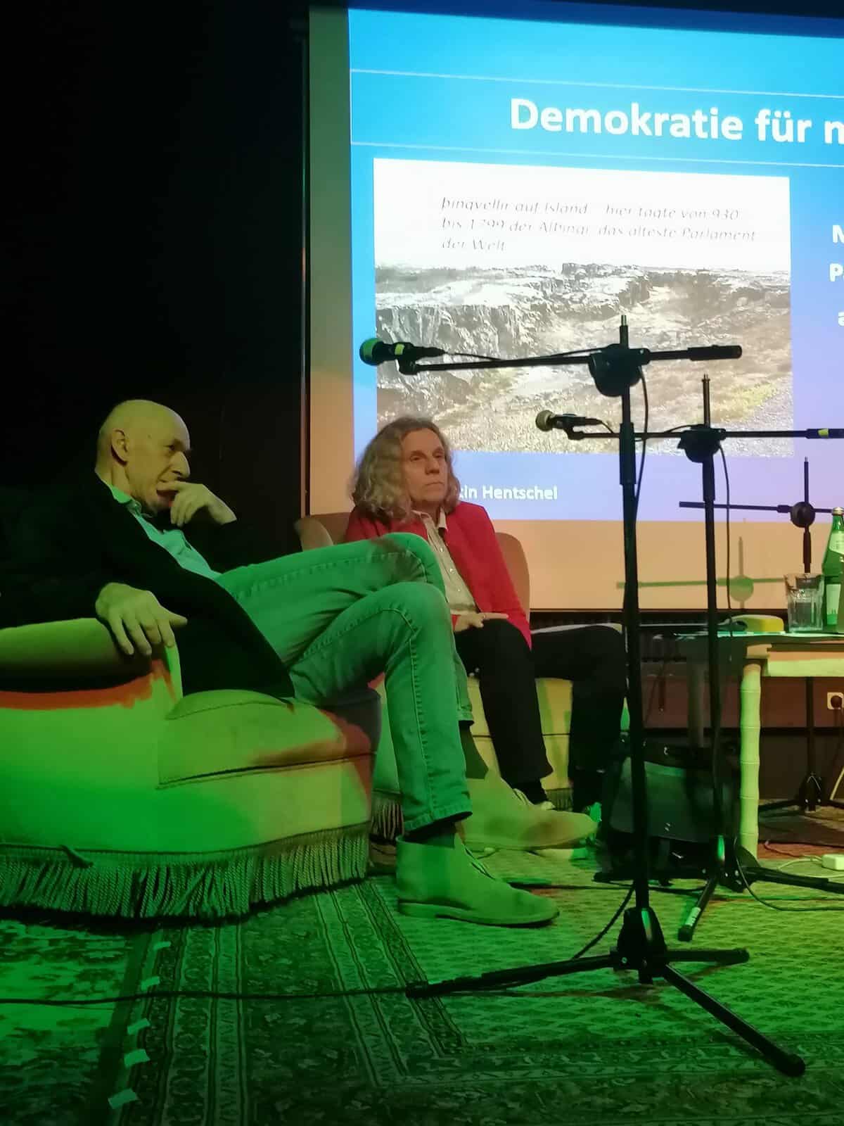 Buchvorstellung "Demokratie für morgen" im FahrradKinoKombinat in Kiel