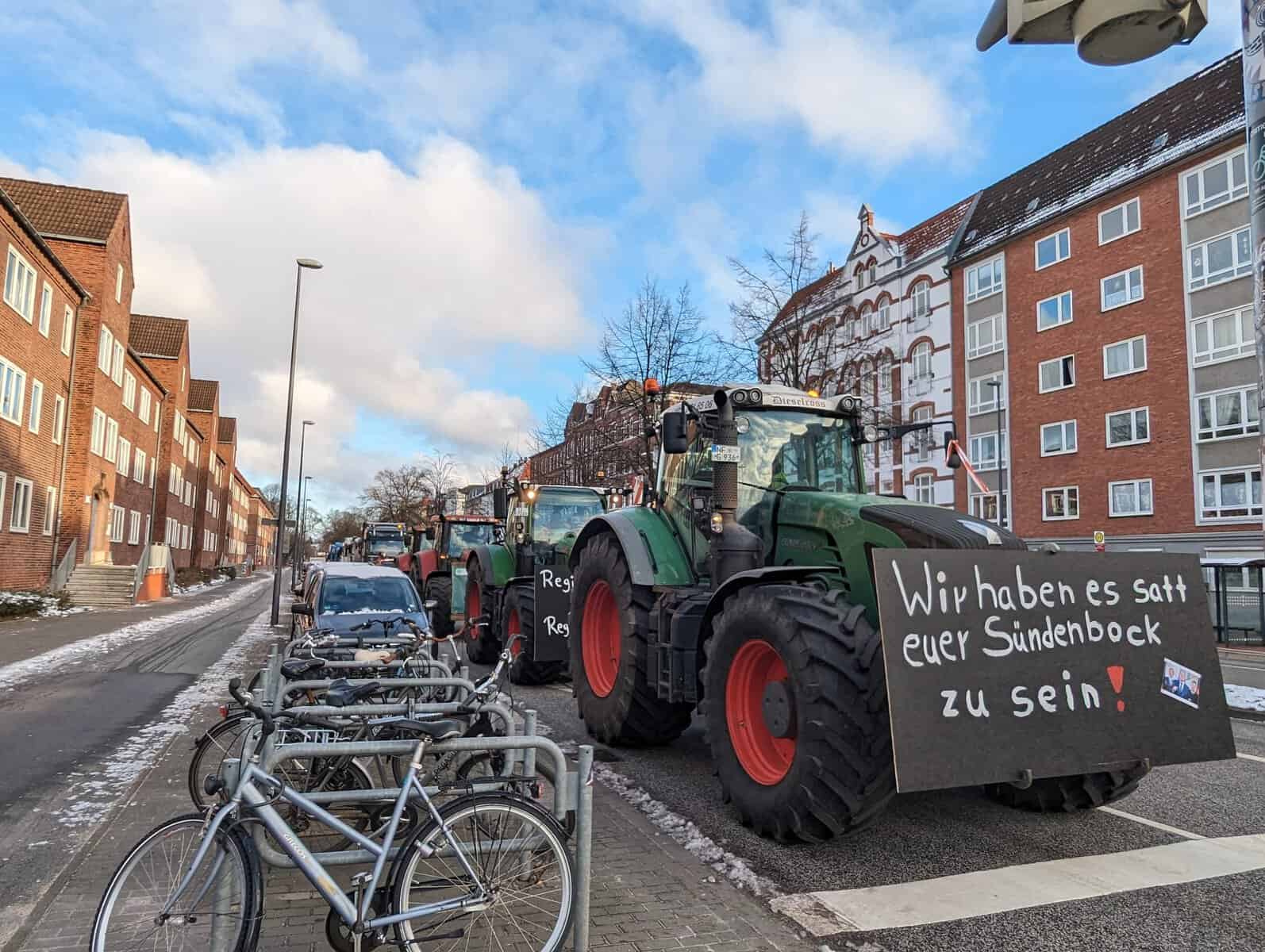 Trecker auf Bauernprotest in Kiel